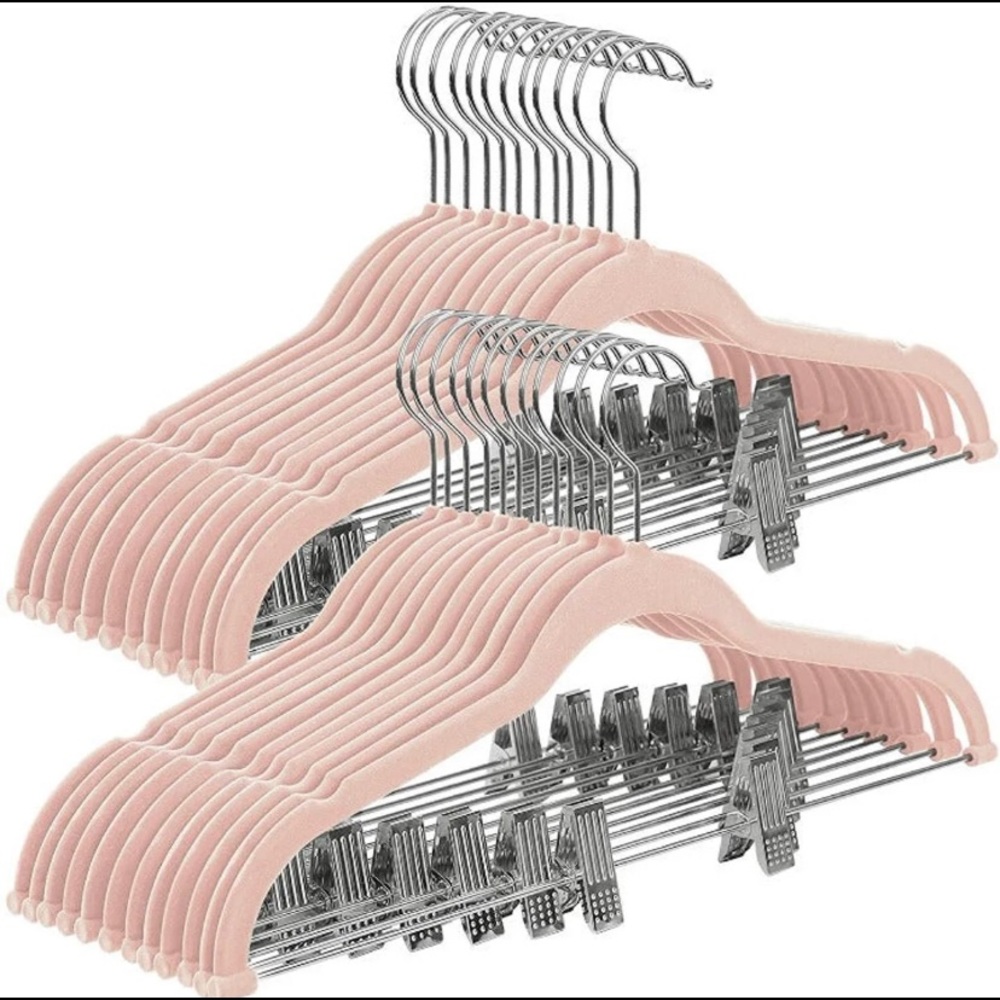 15 hangers pink velvet